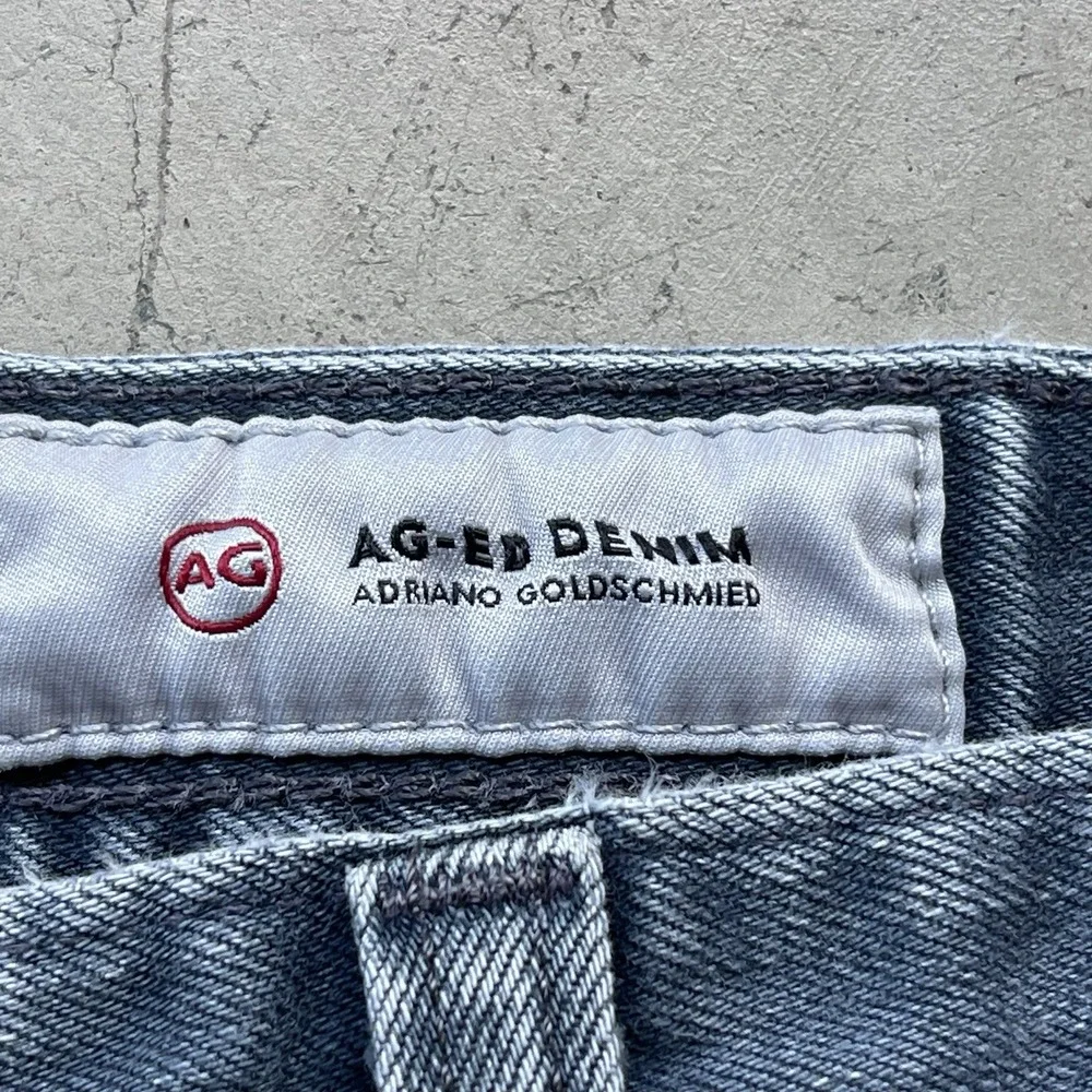 AG Adriano Goldschmied Jeans The Graduate Tailored Leg Mens 32x28 Gray Ripped